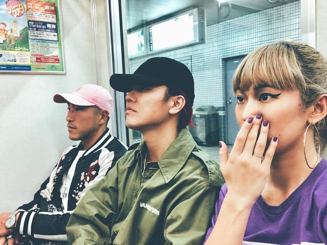 TAK-Zさんのインスタグラム写真 - (TAK-ZInstagram)「TEAM最後のグッバイ京阪電車👽👽👽 #キラタクシンゴ」11月7日 23時13分 - tak_z