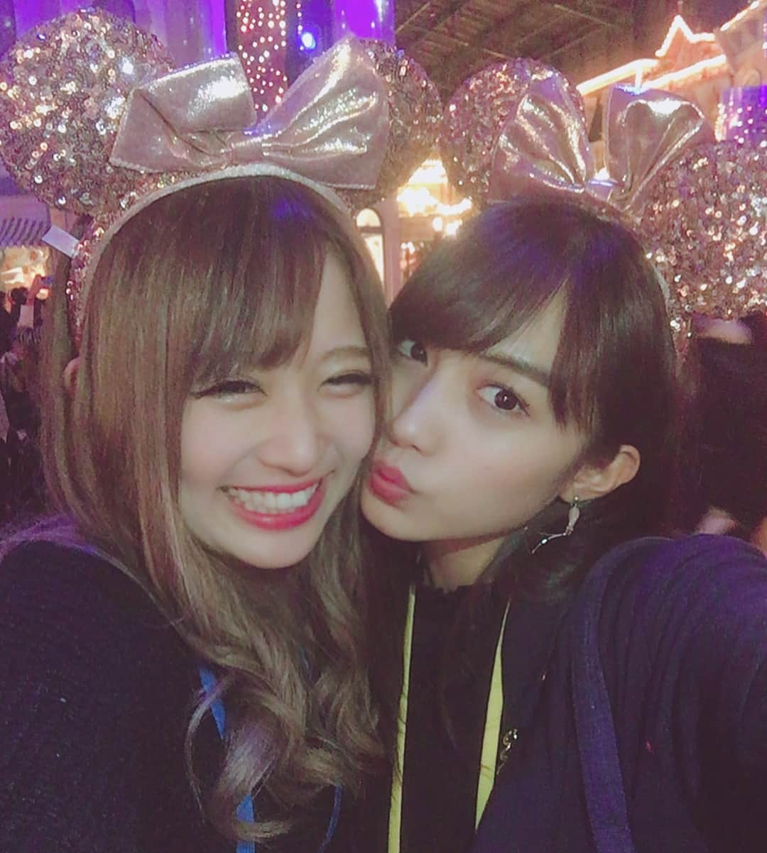 伊藤桃々さんのインスタグラム写真 - (伊藤桃々Instagram)「大好きなひかり(今日から呼び捨てにしよってなったwww)  と、大好きなディズニーに久しぶりに行けて超満足🐭❤ 幸せでしたありがとう！  #ディズニー#東京ディズニーランド #disneyland #伊藤桃々#黒木ひかり#ひかもも#デート」11月7日 23時19分 - __peachstagram__