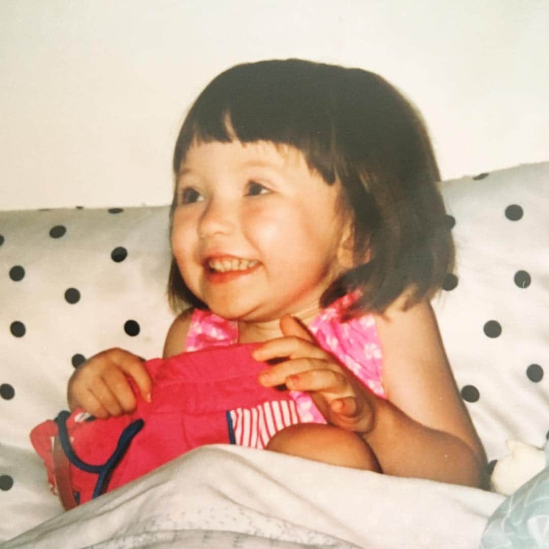 エミリー・ブラウニングのインスタグラム：「Tfw the Dems take the house... it’s like... I mean... is this... a little twinkle of......... hope?!?! 🤯」