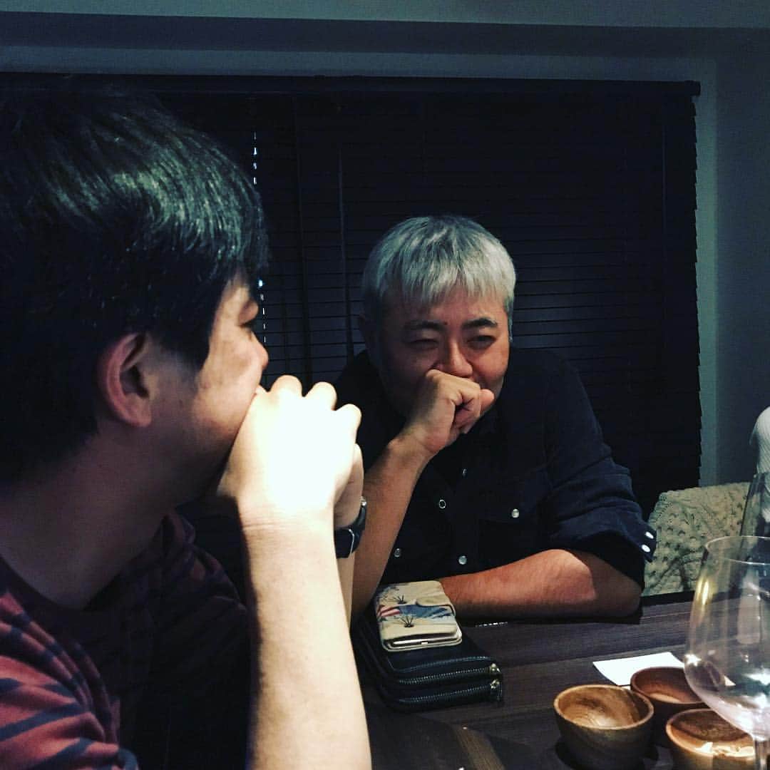 徳尾浩司のインスタグラム：「なんかウケてはるわ。」