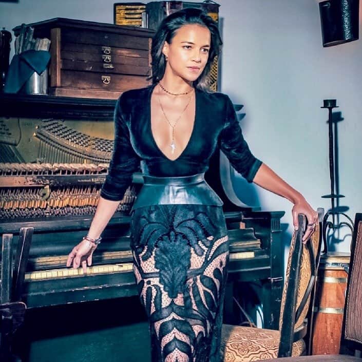 ミシェル・ロドリゲスのインスタグラム：「It’s very rare a photographer ever makes me feel comfortable enough to capture me properly, I guess cause I’m so nervous and hate being observed. Wrong line of work right? Thanks Moves Mag I had a blast...」