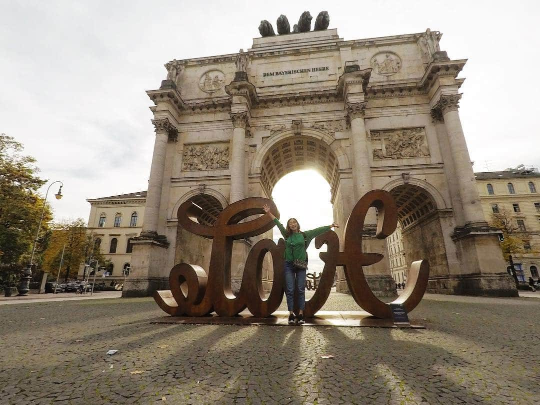 尾島知佳さんのインスタグラム写真 - (尾島知佳Instagram)「#siegestor #germany #munchen #love #selfie #gopro #aroundeurope #euphoria #alonetrip #travel #yeah #勝利の門 #ドイツ #🇩🇪 #ミュンヘン #セルフィー #ひとり旅女子 #goproのある生活 #女子旅 #ヨーロッパ周遊 #旅行」11月8日 4時36分 - chika.ojima