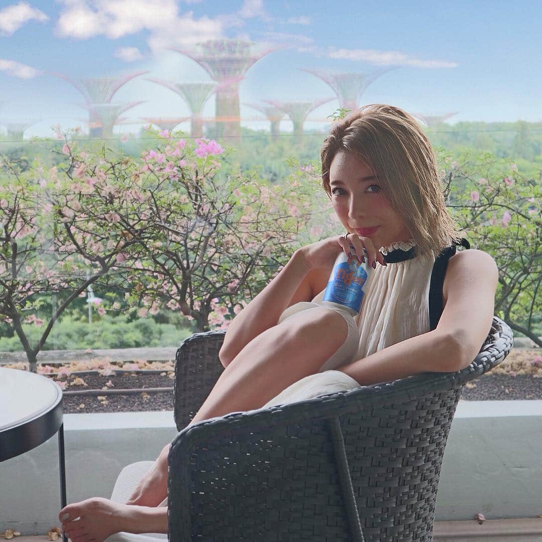 のインスタグラム：「Hello🇸🇬 #gardenbythebay#marinabaysands#singapore_insta#tigerbeer #植物園#シンガポール#旅muse#旅女子#旅行好き#海外旅行」