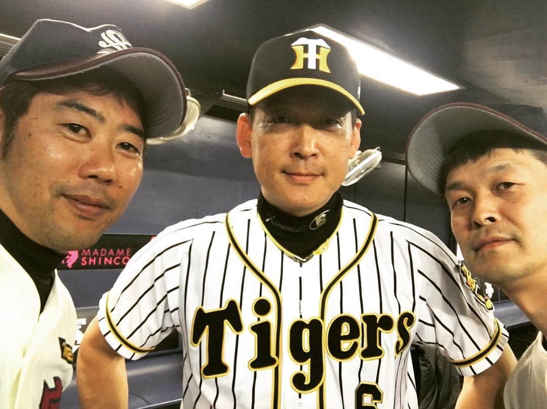 山田スタジアムさんのインスタグラム写真 - (山田スタジアムInstagram)「チーム桜宮。負ける気がせんけど負けました  #チーム桜宮 #京セラドーム #高宮和也  #カネモッチ #草野球 #阪神タイガース #スペリオ」11月8日 11時51分 - yamadastadium