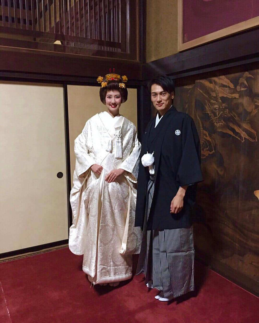 相場詩織さんのインスタグラム写真 - (相場詩織Instagram)「今日は1日花嫁さんになりました👰💍﻿ ﻿ ﻿ 憧れの白無垢姿に﻿ プロの方による素敵なヘアメイク﻿ そして面白くて優しいスタッフの皆さんのおかげで﻿ 長丁場の撮影も﻿ とっても楽しくあっという間に﻿ 感じました(*´ω`*)✨﻿ また同じメンバーで撮影出来たらいいな💓﻿ ﻿ 11月27日放送になります👼 岩手朝日テレビ 「DANDYの扉」 ﻿ ﻿ ﻿ #japan﻿ #iwate﻿ #akita﻿ #instagood﻿ #instalike﻿ #model﻿ #wedding ﻿ #和装 #結婚式 #仏前式  #着付け #和装ヘア #和装モデル #白無垢 #ヘアアレンジ  #ヘアメイク」11月8日 21時54分 - shioriaiba0801