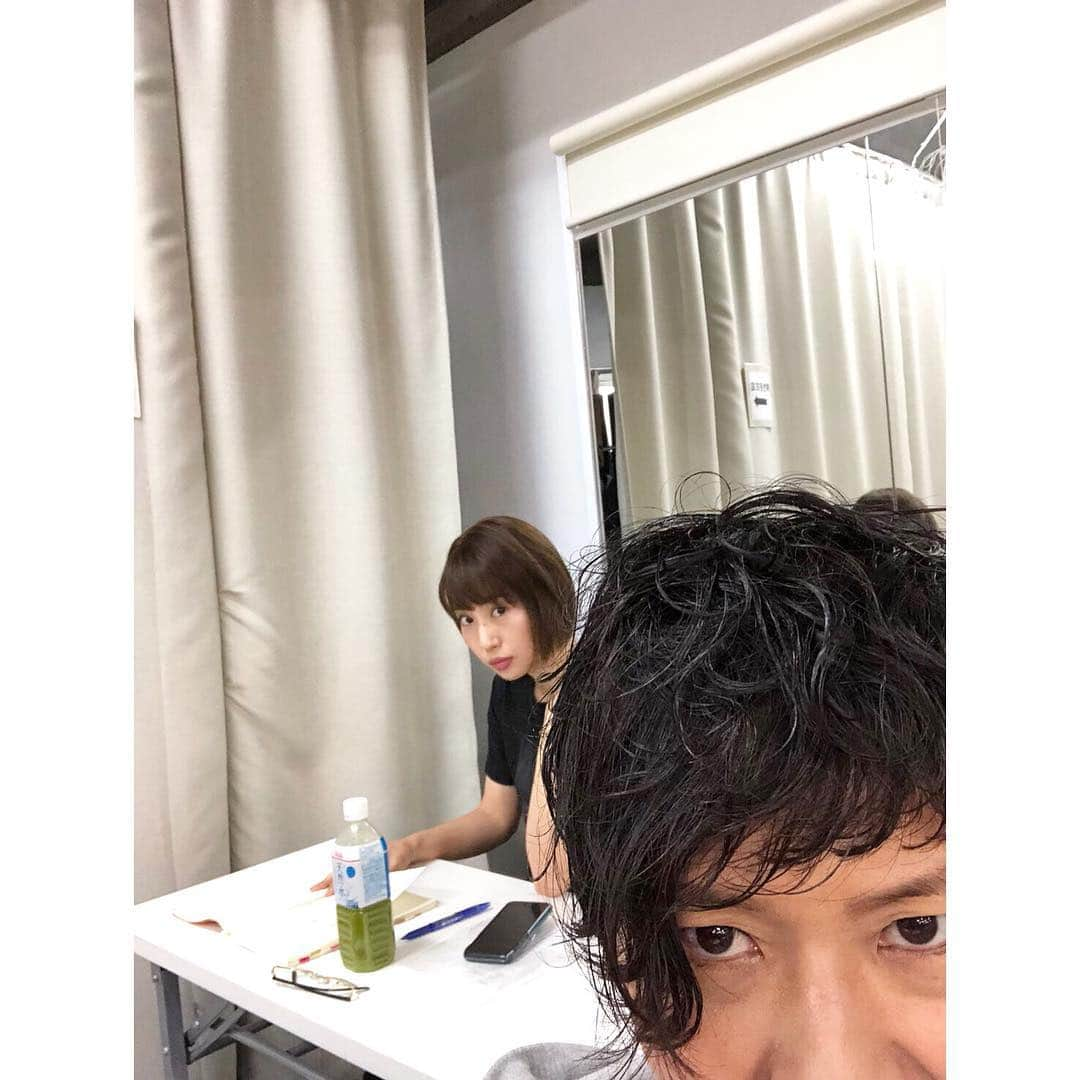 増田有華さんのインスタグラム写真 - (増田有華Instagram)「＊ 気配を感じてみたら笑 さやかさん顔！w 楽屋もお隣の席で笑いすぎてメイクが崩れるんす。。。 楽しいわぁ…😂😂 ＊ #青木さやか さん #とにかくおもろい #無駄にウィンクとかしてくる #盗撮してくる #好きです」11月8日 21時57分 - masuyuka_official