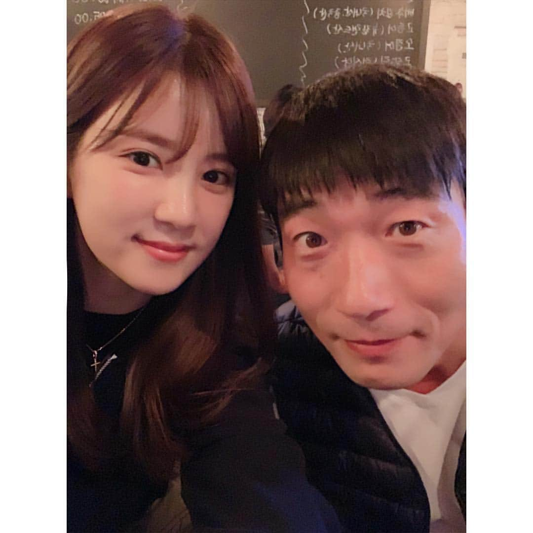 パク・チョロンさんのインスタグラム写真 - (パク・チョロンInstagram)「유리와 아빠❤️ #로드패밀리#박원상#선배님」11月8日 22時19分 - mulgokizary