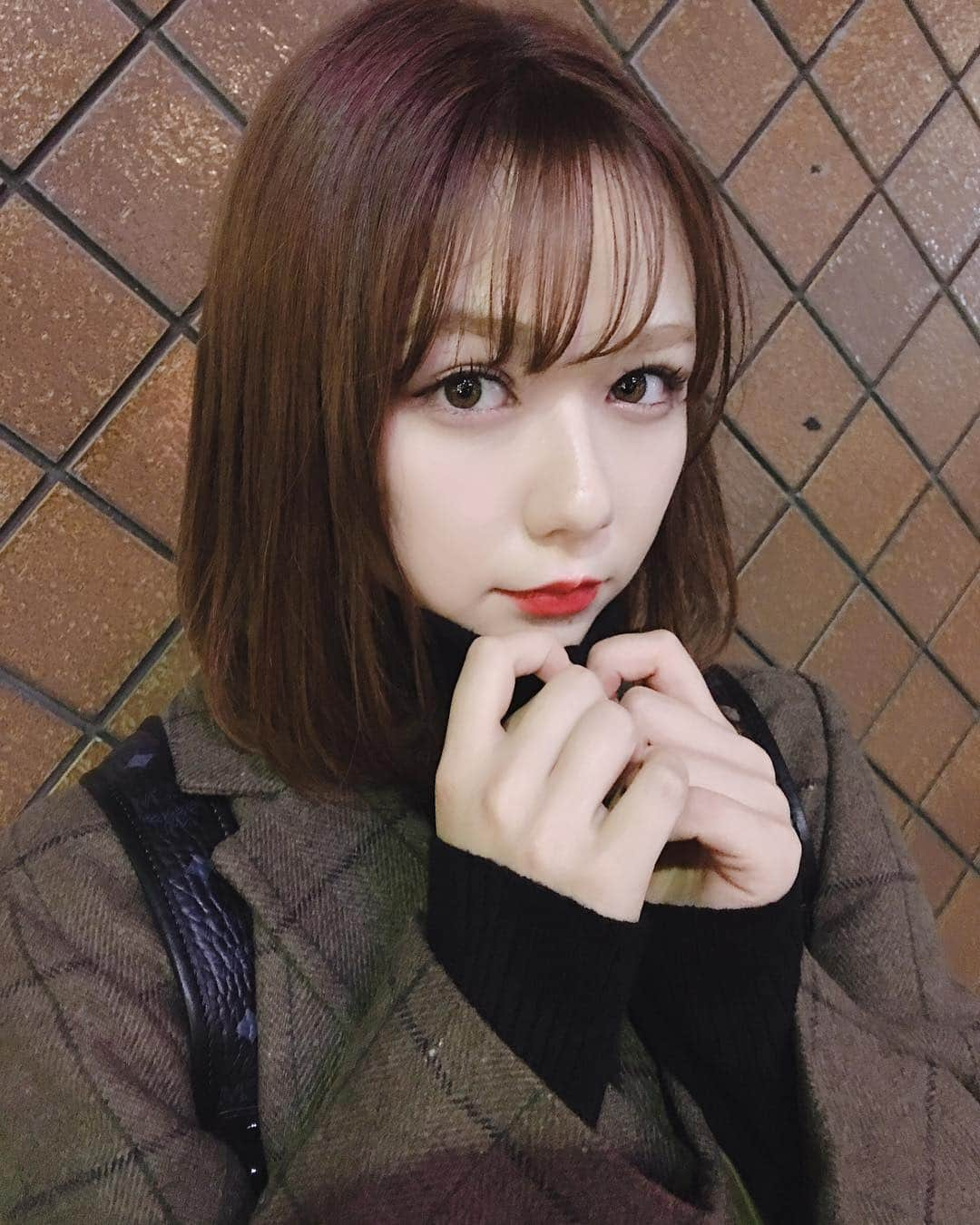 村重杏奈さんのインスタグラム写真 - (村重杏奈Instagram)「タートルネックで写真撮りたくて 着たけど鬼暑かった #ootd  #暑いとか寒いとか関係ない #そんな私はインスタグラマー」11月8日 22時37分 - hktanna4848