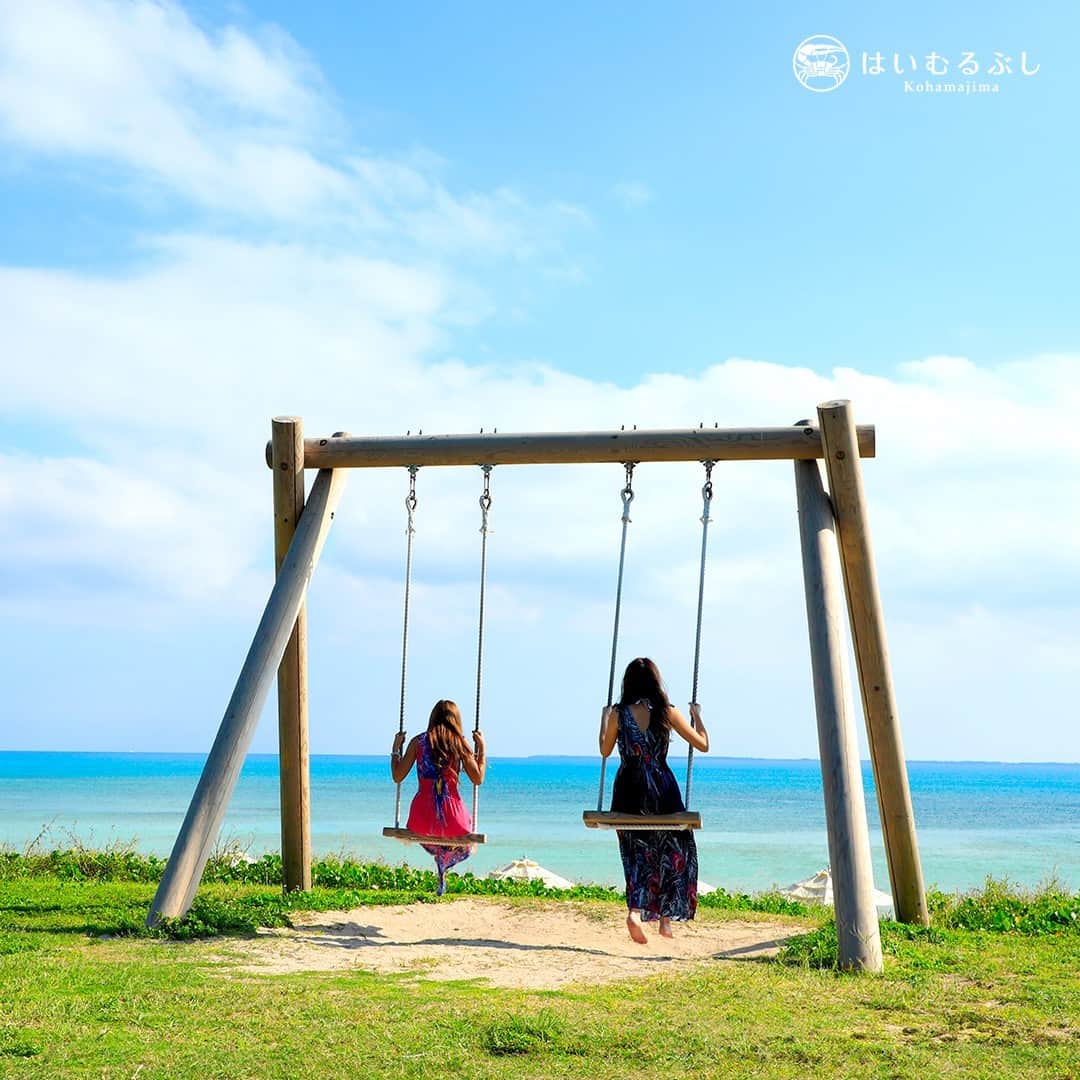HAIMURUBUSHI はいむるぶしさんのインスタグラム写真 - (HAIMURUBUSHI はいむるぶしInstagram)「はいむるぶしの「海のブランコ」。コハマブルーの海と空へ向かって漕ぐ爽快感は忘れない思い出になります。 #沖縄 #日本 #旅行 #海のブランコ #ブランコ #小浜島 #リゾート #はいむるぶし #okinawa #japan #travel #swing #kohamajima #resort #haimurubushi」11月8日 15時39分 - haimurubushi_resorts