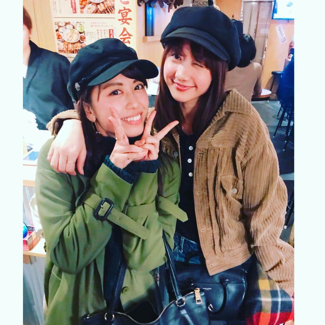 小澤陽子さんのインスタグラム写真 - (小澤陽子Instagram)「in private❁  昨日の〝立冬❄️〟(りっとう)の響きが、 〝栗東〟(トレセン)に脳内変換されてしまう 私は、相当な競馬脳…🏇🧠？ (共感してくれる人いて嬉しかった😂) . . でも、この2人もきっとそう！  愛しの秋ちゃん、まどかちゃんと UMAJO飲み🏇🍻🥟💓. . #秋ちゃんまどかちゃんは初対面✨ #なのに双子コーデみたい👯‍♀️ #私はモコモコ⛄️ #０次会含め３軒も😳 #人生初の立ち飲み屋さん🍺 #UMAJO」11月8日 17時51分 - yoko.ozawa729