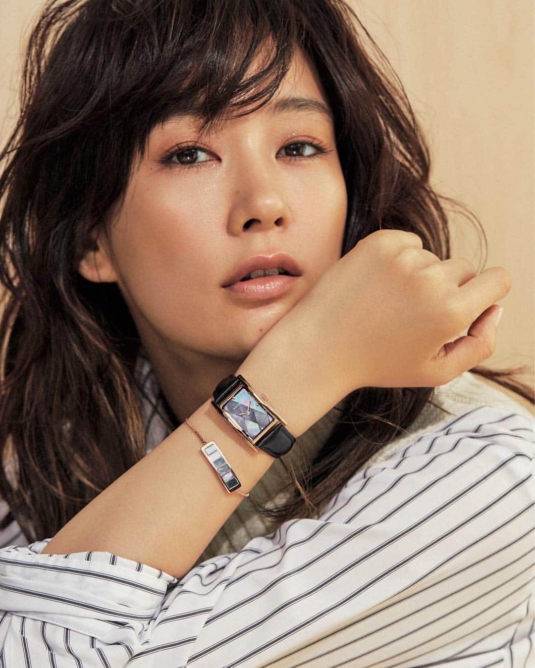 水川あさみのインスタグラム：「InRed  #allydenovo」