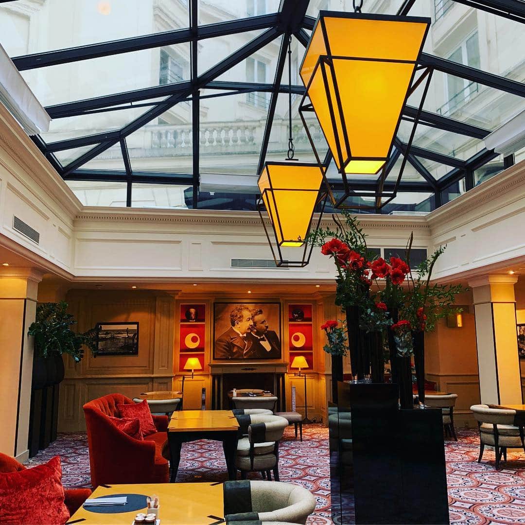 牛窪万里子さんのインスタグラム写真 - (牛窪万里子Instagram)「今回の滞在はオペラ座 ガルニエ宮から近いホテル スクリーブ パリ オペラ バイ ソフィテル（Hotel Scribe Paris Opera by Sofitel）でした。 #paris  #パリ #スクリーブパリ #ホテル  @hotelscribe」11月8日 18時58分 - mariko_ushikubo