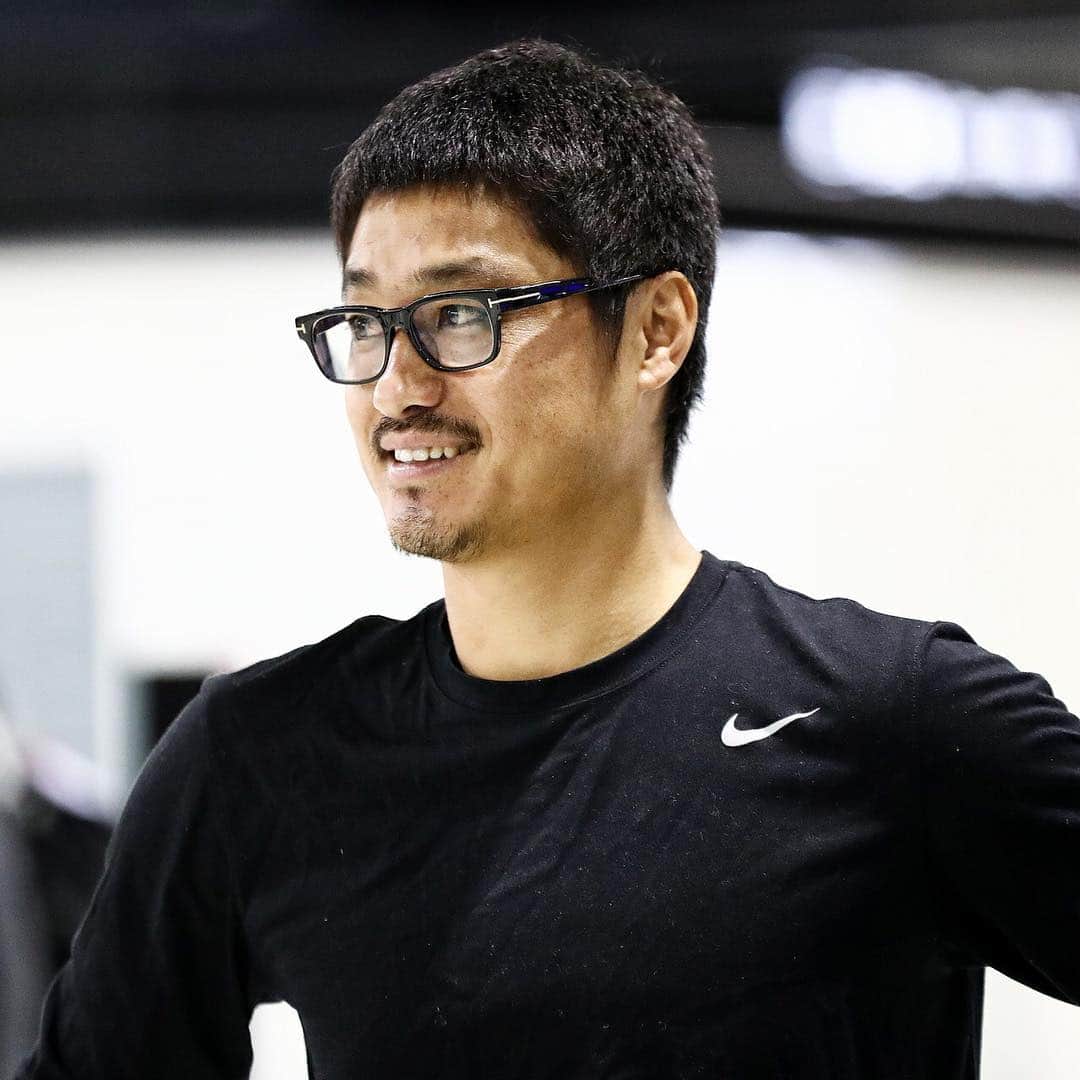 鹿島アントラーズさんのインスタグラム写真 - (鹿島アントラーズInstagram)「テヘランまで、移動しました！  #鹿島アントラーズ #kashimaantlers #jリーグ #jleague #acl2018 #aclfinal #成田空港」11月8日 19時29分 - kashima.antlers