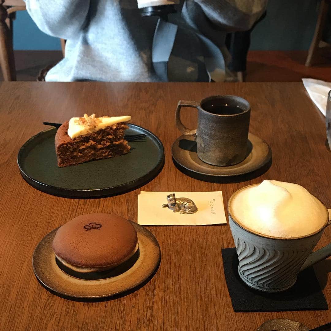 toomoo0808のインスタグラム：「昨日のカフェ巡り ➭#喫茶カルメル堂  時間がゆっくり流れる心地いいカフェ☕️ さっちゃんのケーキも惹かれたけど 和菓子も好きだからかぼちゃどら焼きに( ¨̮ ) あわあわのカフェラテも♡♡ ・ ・ #札幌ランチ #札幌カフェ #札幌カフェ巡り #カフェ好きな人と繋がりたい #cafe #coffee #札幌 #sapporocafe #poroco」
