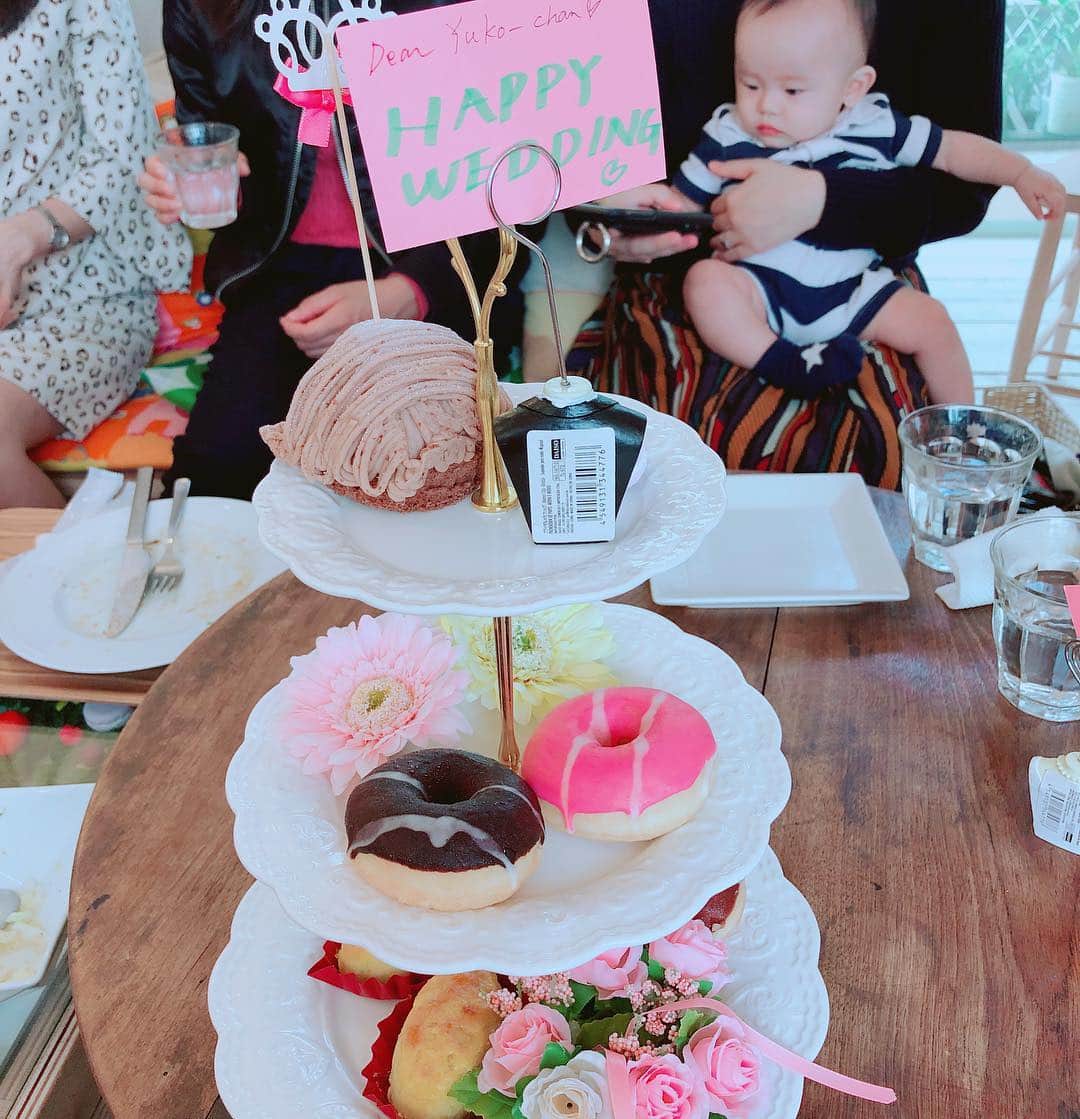 庄司ゆうこさんのインスタグラム写真 - (庄司ゆうこInstagram)「東京美女経営者会のメンバーに結婚お祝いしてもらっちゃった🤗✨ みんないつの間にー！って驚いてました。笑笑 会う人会う人にエピソードや婚活でやってきたこと、努力してきたことなど語ってます。笑 少しでも独身で婚活頑張っている男女にプラスになればいいなぁ🤗 #婚活女子#卒業#35歳までに#結婚#目標達成#結果にコミット#出会いとタイミング#本気モード#になれば大丈夫#婚活必勝法#伝授します#東京美女経営者会#原宿カフェ#リトルマジック」11月9日 8時31分 - yuko.shoji