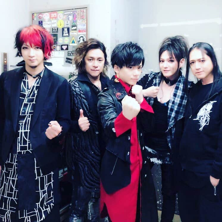 Ikuoさんのインスタグラム写真 - (IkuoInstagram)「Rayflowerエンジャニツアー9本目！京都ミューズ無事終了しました❗️こうしてまた京都に来られて嬉しい！京都最高でした！ありがとう！! #ikuo #bassist  #rayflower」11月8日 23時15分 - ikuobass