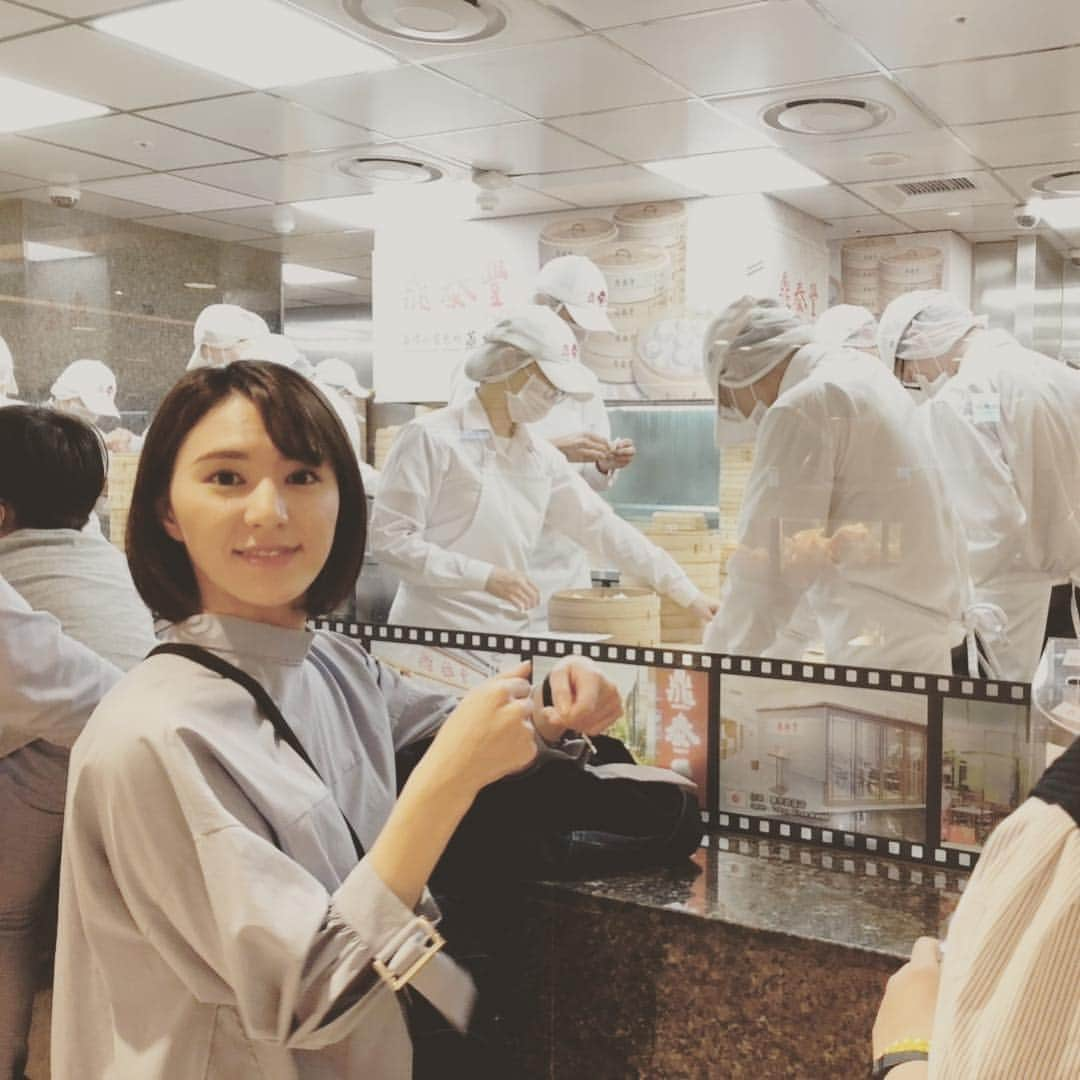 白井ゆかりさんのインスタグラム写真 - (白井ゆかりInstagram)「①タピオカのんだり ②ゆるキャラと絡んだり ③小籠包を作る姿をマネしてみたり ④念願の胡椒餅を食べたり ⑤夜市で食べるヌードルが最高だったり ⑥またまた焼き小籠包を食べたり ⑦インスタ映えな、可愛いスイーツにきゅんきゅんしたり ⑧やっぱ餃子は水餃子🥟なのですねと学んだり ⑨朝市で葱餅とやらをガッツリ食べたり ⑩台湾はお茶がとても美味しいと発見できたり。。。 8割いや、9割…食でした☺️ ちゃんとこのほかにもありますよ。また載せますね✨  #台湾 #台湾グルメ  #台湾夜市 #台湾カフェ #台湾ごはん #食 #旅行」11月9日 0時04分 - yukari_shirai625