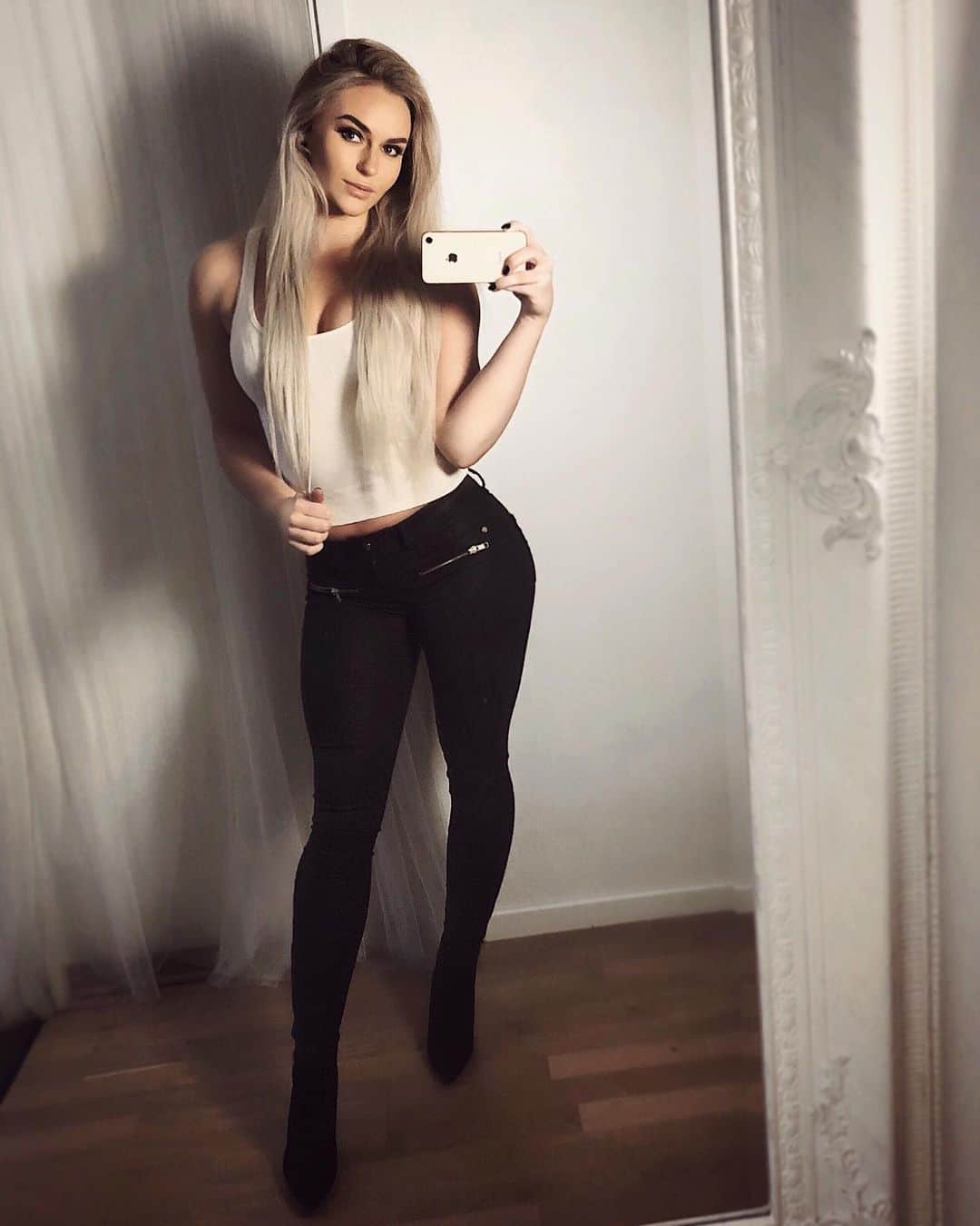 Anna Nyströmのインスタグラム：「💗」