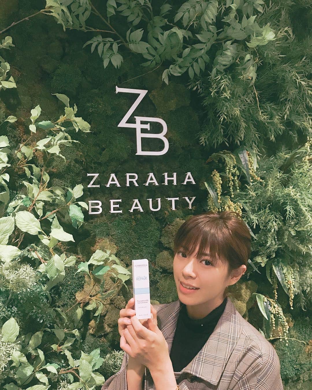 わちみなみのインスタグラム：「撮影にむけて、、 @zarahabeauty へ！﻿ ﻿ 腸のマッサージと、キャビテーションをお願いしました✨﻿ ﻿ お腹のマッサージ受けてから、動きが良くなってずっとぐるぐる言って、びっくりしました！！﻿ ﻿ わたしが持っているのは﻿ #テラスキン 乾燥とか、肌荒れがひどくなってきていたので、、使ってみよう(^o^)❣️﻿ ﻿ #ザラハ #わちみなみ﻿ #voce #vocest  #恵比寿 #キャビテーション #クリスティーナ」
