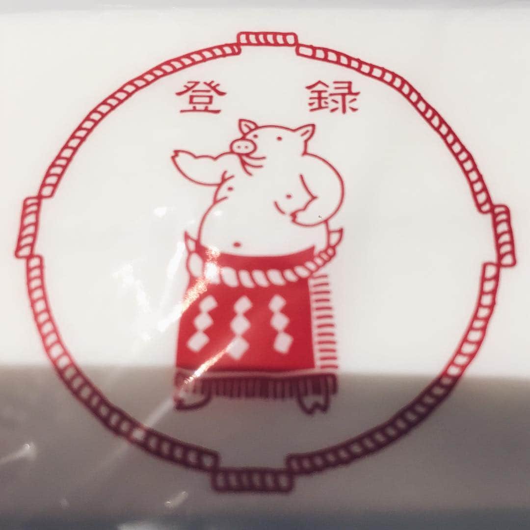 佐々木茜さんのインスタグラム写真 - (佐々木茜Instagram)「. . 少し時間が空いてしまいましたが😱 6日間、名古屋POPUPにおこしいただいた皆様ありがとうございました🌼 . お会いできて、お話しできて、とても素敵な時間をいただきありがとうございます🌼 充電フル🔋🔌で帰ってきたのでたーくさん、頑張ります🌼 . POPUPは今日11/9まで開催中ですので、最終日ですがお近くの方いらっしゃったらぜひ遊びにいらしてくださいね🌿🌿 . お昼に走って食べにいった矢場とんのみそかつ、、美味しかったなぁ🐷💛 今度ゆっくり、旅行で行きたいなと思いました。名古屋だけでなく、岐阜や三重にも行きたいな〜🚃🚃🚃 @marte_vintage  @madder_madder  @theapartmentstore.jp  #marte #maddermadder #popupshop #nagoya #sakae #theapartmentstore」11月9日 10時06分 - akane_madder2