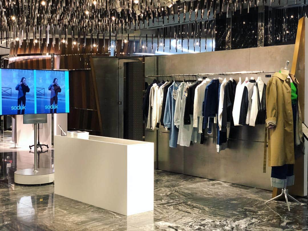 ISETAN PARK netさんのインスタグラム写真 - (ISETAN PARK netInstagram)「＜クードス＞デザイナー工藤司が手がけるウィメンズブランド＜スドーク＞初のPOP UP 詳しくはプロフィールリンクからご覧ください🔝 . soduk mirror, mirror 2018.11.7 wed - 11.13 tue 本館3階＝センターパーク/プロモーション @soduk_official #soduk #スドーク @tsukasamkudo #kudos @hanapooo #fashion #Isetan #tokyo #shinjuku #新宿 #伊勢丹 #新宿伊勢丹 #伊勢丹新宿店」11月9日 10時56分 - isetan_shinjuku