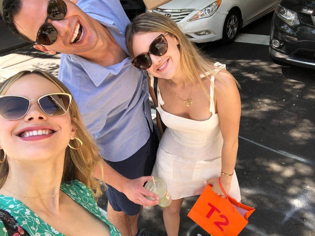 ハルストン・セイジのインスタグラム：「I’m so proud to be your sister. HAPPY BIRTHDAY BOOMER!」