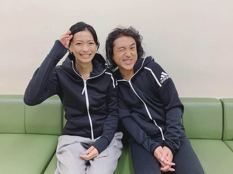 榮倉奈々さんのインスタグラム写真 - (榮倉奈々Instagram)「ちょっと待って😂お揃い😂髪型も似てる😂おじさんが弾けてくる😂おもしろすぎて鼻も広がりますわ」11月9日 13時25分 - nana_eikura