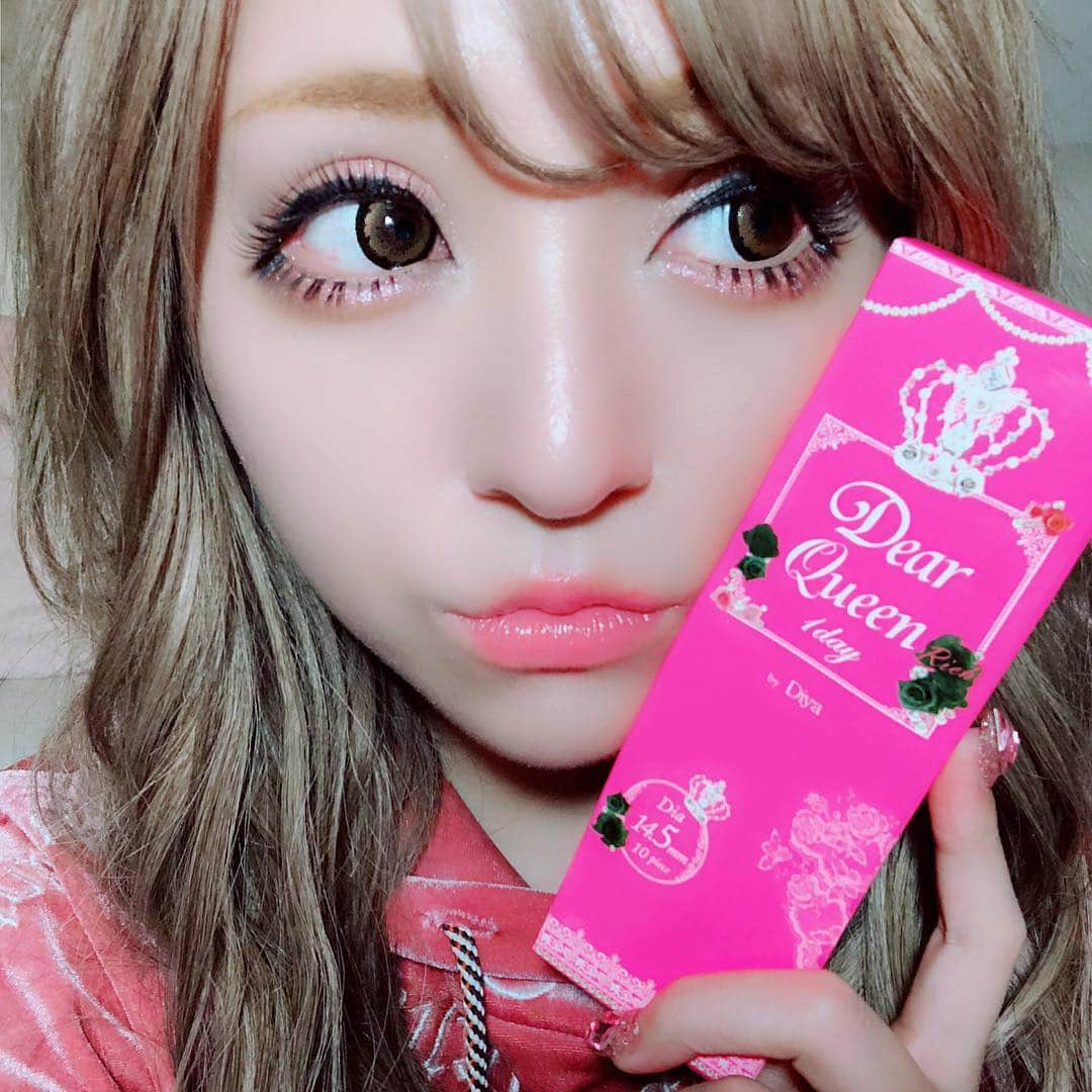 桜井莉菜さんのインスタグラム写真 - (桜井莉菜Instagram)「Dear Queen @dearqueen.jp の ❤️❤️❤️ラブブラウン❤️❤️❤️ 発売開始しました〜💓💓💓 微妙な色加減が難しかったけど、ほんとお気に入りなのが出来上がって来て大満足💕 1.2枚目はSNOWで撮った写メで、3枚目がビューティプラスのムービー🤤 最後の画像が柄も色も一番わかりやすいかな😍❤️ 参考にしてもらえると嬉しいです💕💕💕 ちなみにネイルも変えました🤤❤️ #カラコン#ディアクイーン#Dearqueen#盛れる#ブラウン#ラブブラウン」11月9日 13時54分 - rina__sakurai