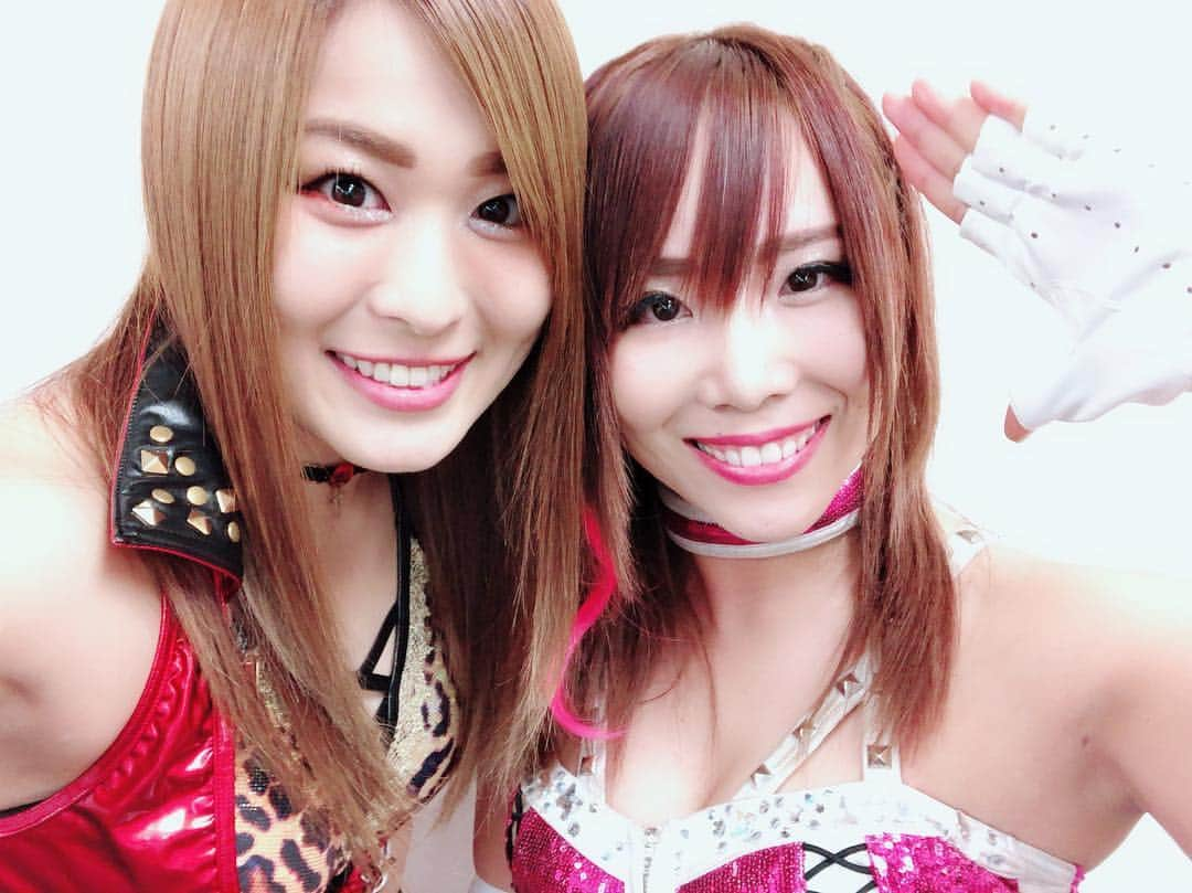 紫雷イオさんのインスタグラム写真 - (紫雷イオInstagram)「Thank you for coming #nxtcocoa !! Match before ⇨After 😆😱😃✨✨✨ #pirateprincess and #geniusofthesky ⚓️💓💫 #bestfriend  #wwenxt」11月9日 14時00分 - iyo_sky