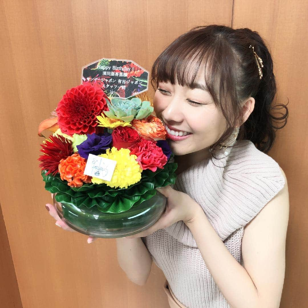 須田亜香里さんのインスタグラム写真 - (須田亜香里Instagram)「おしゃれなお花をいただきました！ サボテンちゃんはずっと残るんだって✨  #サンデージャポン #サンジャポ #サボテン」11月10日 1時21分 - akarisuda