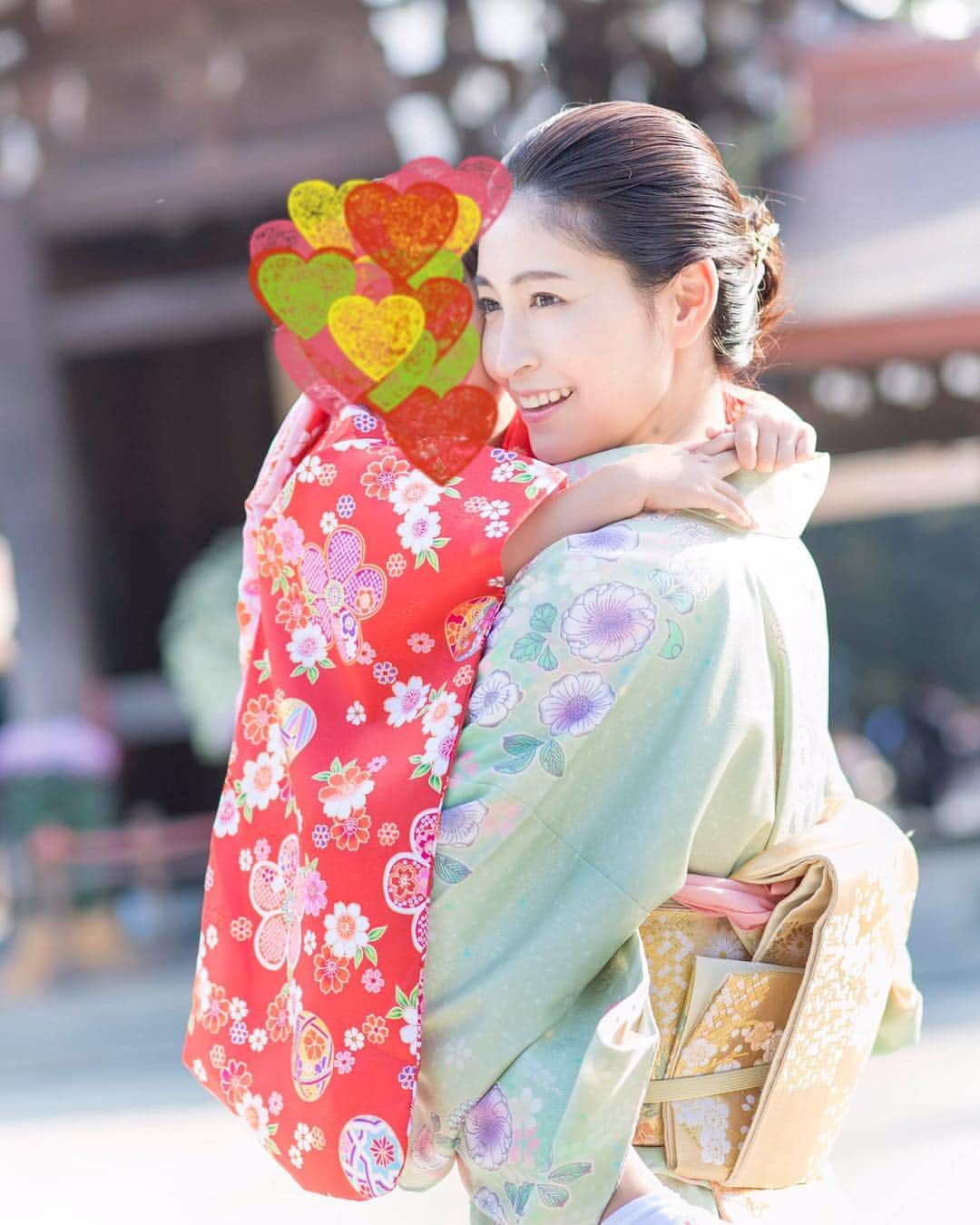 長谷部瞳さんのインスタグラム写真 - (長谷部瞳Instagram)「3歳七五三👘  お天気にも恵まれ、神様の存在をより意識した一日に。  ひとまず三年。 お守りいただきありがとうございました⛩  #七五三 #753 #3歳女の子 #3歳七五三 #親子で着物 #明治神宮 #七五三ママ」11月9日 17時38分 - hasebe_hitomi