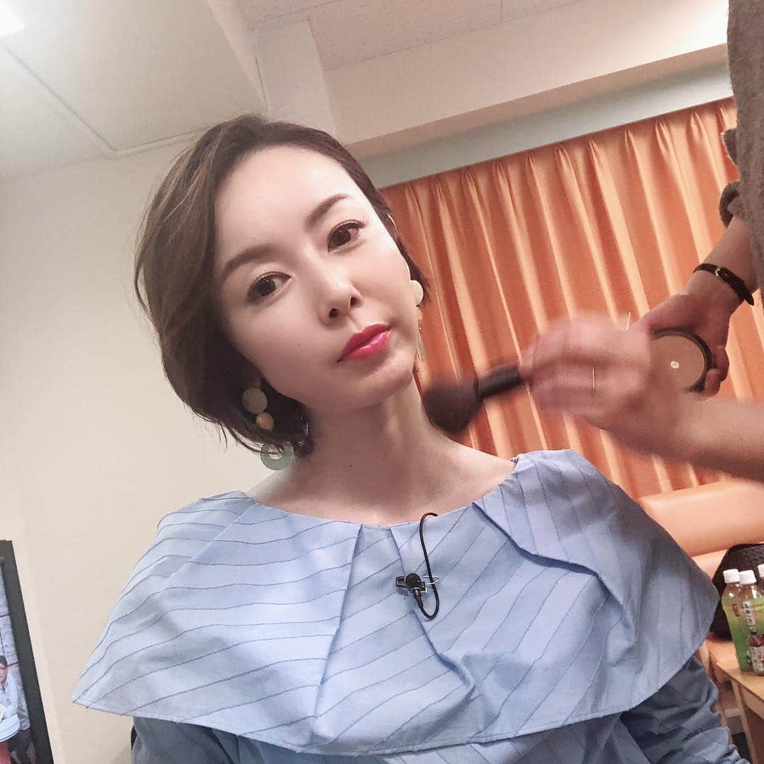 宮崎宣子さんのインスタグラム写真 - (宮崎宣子Instagram)「お仕事行ってきます！ 尊敬できる方々にお会い出来て、緊張しつつ、楽しみにしていました😆 緊張しすぎて、顔が怖い…😅 #お仕事 #衣装 #秋コーデ #楽屋が楽しすぎ」11月9日 17時46分 - miyazaki_nobuko