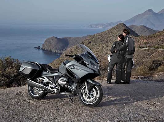 BMW Motorrad Japanさんのインスタグラム写真 - (BMW Motorrad JapanInstagram)「バイクの旅でしか作れない、忘れられないひと時がある。  #bmwmotorrad #MakeLifeARide #R1200RT #mototravel #mototouring #instaphoto #バイク #バイク旅 #ひととき #ツーリング #バイクのある風景」11月9日 18時05分 - bmwmotorradjapan