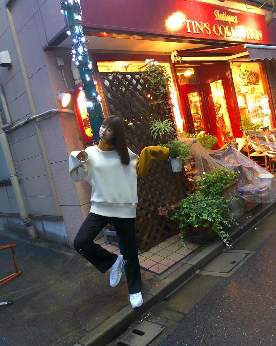 生見愛瑠さんのインスタグラム写真 - (生見愛瑠Instagram)「🕺🏻💜(へい。  #めるのふく #めるサイズ #ootd」11月9日 18時13分 - meru_nukumi
