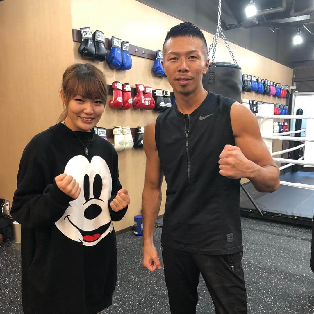 内山高志さんのインスタグラム写真 - (内山高志Instagram)「本日のKODLABはスペシャルな日。  AK69さんと井岡一翔が来店！  さらに、イスラエル・サラストレーナーに、日本チャンピオン 吉田実代ちゃんまで。  あと友人も何人か来て賑やかな一日になりました(^^) #AK69 さん #井岡一翔 #イスラエルサラスト トレーナー #吉田実代 ちゃん #大倉社長 #KODLAB #四谷三丁目 #フィットネス #ボクシング #健康 #楽しく #ダイエット #フィジカルトレーニング」11月9日 18時35分 - takashikod