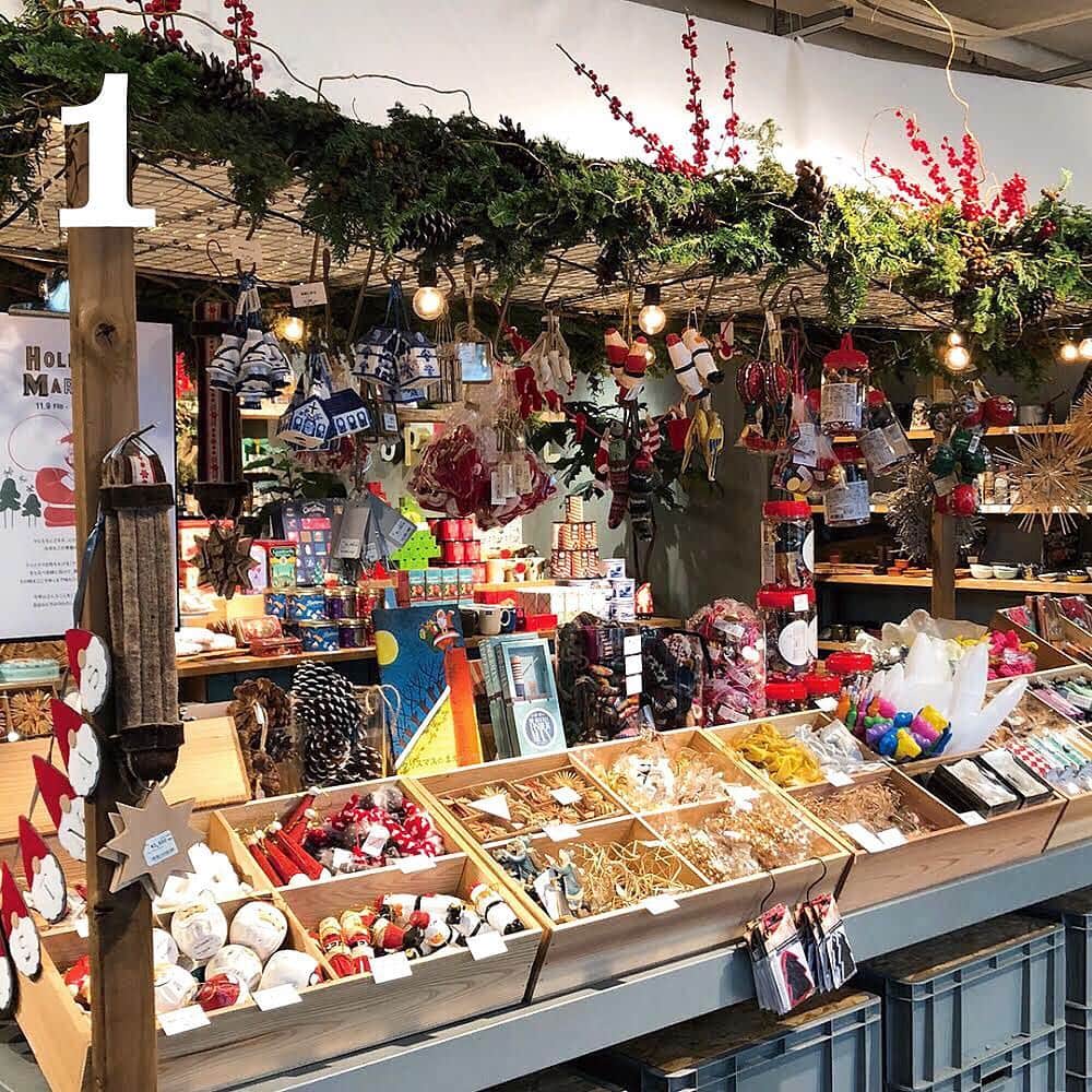 TODAY'S SPECIALさんのインスタグラム写真 - (TODAY'S SPECIALInstagram)「<HOLIDAY MARKET> . TODAY'S SPECIAL では「HOLIDAY MARKET」がスタート。 . HOLIDAY MARKETは、ドイツではじまったと言われているヨーロッパの伝統的なクリスマスイベント。お菓子やオーナメントなどの手工芸品を売るたくさんの屋台が並び、クリスマスの準備のために訪れる多くの人で賑わいます。クリスマスまでの期間「集い囲む」「飾り楽しむ」「贈り祝う」ことを TODAY'S SPECIAL からお届けします。 . . HOLIDAY MARKET【会期】 11月9日(金)～12月25日(火) Jiyugaoka, Shibuya, Shinjuku . 11月10日(土)～12月25日(火) Hibiya, Kyoto, Kobe . *会期最終日は17時までの開催となります。 →@cibone_ts . #todaysspecial #トゥデイズスペシャル #渋谷ヒカリエ #新宿ルミネ #東京ミッドタウン日比谷 #京都bal #神戸bal」11月9日 19時52分 - cibone_ts