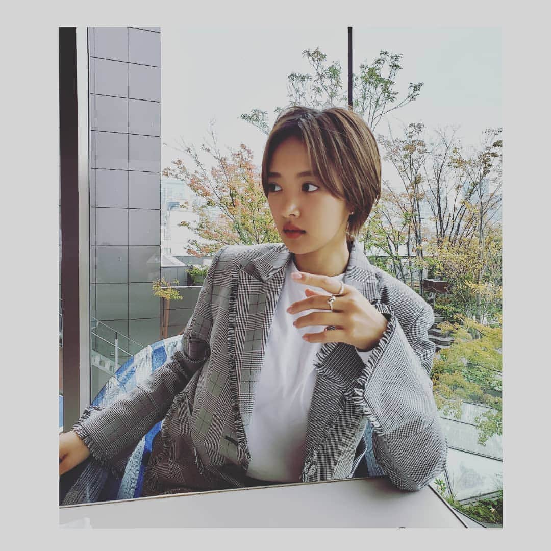 夏菜さんのインスタグラム写真 - (夏菜Instagram)「リングお気に入り❤️ @shesigns  シルバーがいまの気分😋」11月9日 19時57分 - natsuna_official