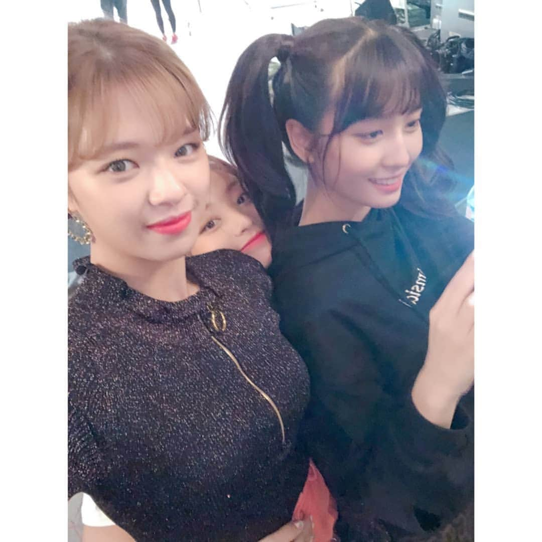 TWICEさんのインスタグラム写真 - (TWICEInstagram)「(사진폭탄 주의!!!!) 나의 룸메 생일축하해!! 이날을 위해 일년동안 열심히 사진 모았다.」11月9日 20時24分 - twicetagram