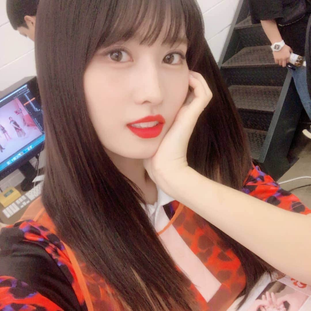 TWICEさんのインスタグラム写真 - (TWICEInstagram)「(사진폭탄 주의!!!!) 나의 룸메 생일축하해!! 이날을 위해 일년동안 열심히 사진 모았다.」11月9日 20時24分 - twicetagram