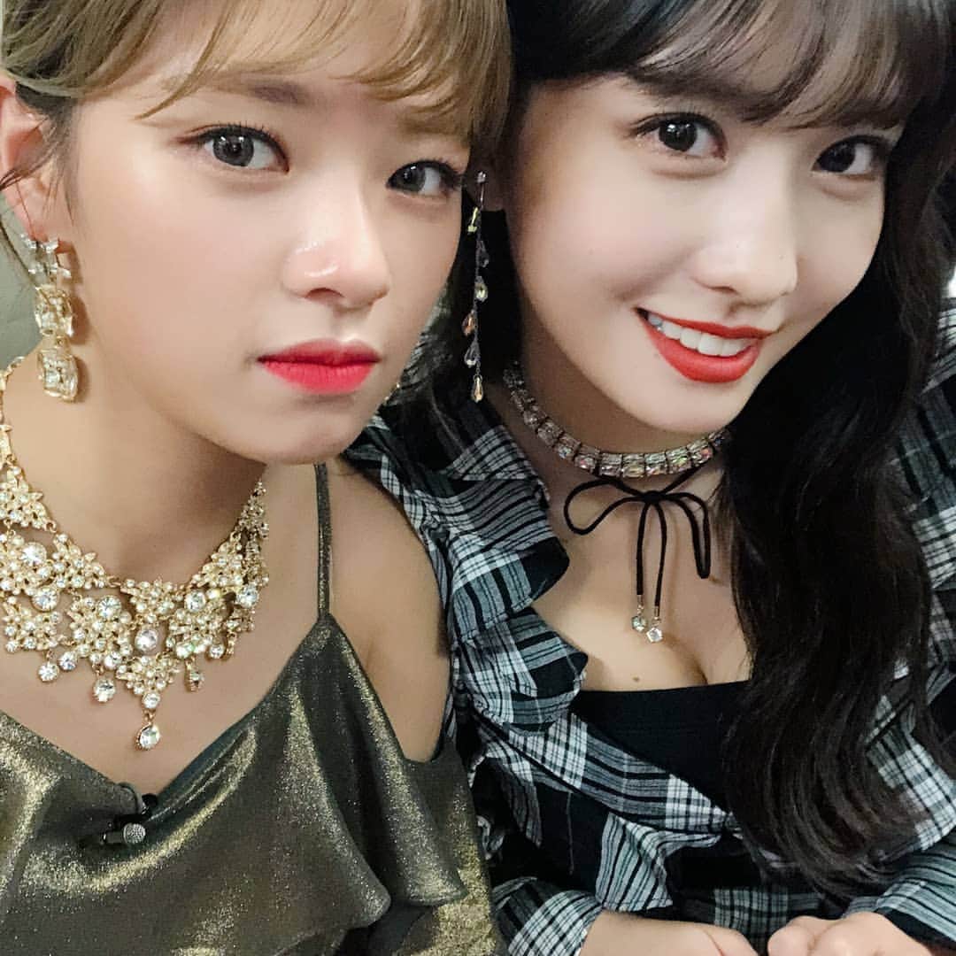 TWICEさんのインスタグラム写真 - (TWICEInstagram)「(사진폭탄 주의!!!!) 나의 룸메 생일축하해!! 이날을 위해 일년동안 열심히 사진 모았다.」11月9日 20時25分 - twicetagram