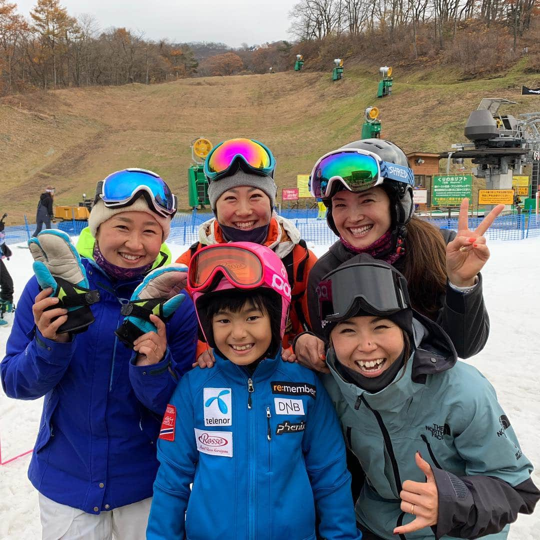 清澤恵美子さんのインスタグラム写真 - (清澤恵美子Instagram)「軽井沢プリンスホテルスキー場にてアルペンスキーテクニック！！ベーシックフリースキーキャンプ を行いました！！ 私はアルペンスキーをする上で、フリースキーやベーシックトレーニングをすごく大切にしてきて、ここに関して物凄い多い時間を費やして取り組んできました。そんな中で私が大切にしていることを参加者の皆さんが大切に真剣に聞いてくださったことがすごく嬉しかったし、アルペンスキーで大切なことは伝えられたかと思います。そして先輩後輩達まで私の話を聞きに来てくれたことはまたまた嬉しかったです^ ^ 次回開催は月末を予定しています！！詳細はブログに上がりますのでお申込みはブログからお願いします^ - ^  #軽井沢プリンスホテルスキー場  #gyagyando #ギャギャンドゥ #素敵な人たちと写真撮ってもらった #スキー大好き #スキー大好きな人と繋がりたい #このハッシュタグしたかった」11月9日 23時26分 - kiyosawaemiko