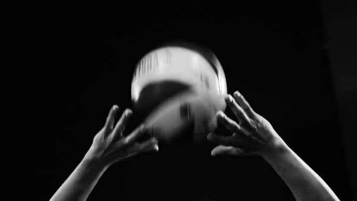 のインスタグラム：「いよいよ2018-19 V.LEAGUE Division3開幕  今シーズンのスローガンは、 「戦」  昨シーズン同様、優勝目指して戦います。  約半年間、来年3月まで優勝をかけて戦います。昨シーズンに続き優勝できるようサポーターの皆さまと一緒に戦っていきたいと思います。  #バレーボール #vリーグ #vリーグ男子 #開幕 #開幕戦 #優勝 #連覇 #ヴォレアス北海道 #会場を赤く染めろ #戦 #スローガン #volleyball #vleague #victory #voreas #voreas北海道」