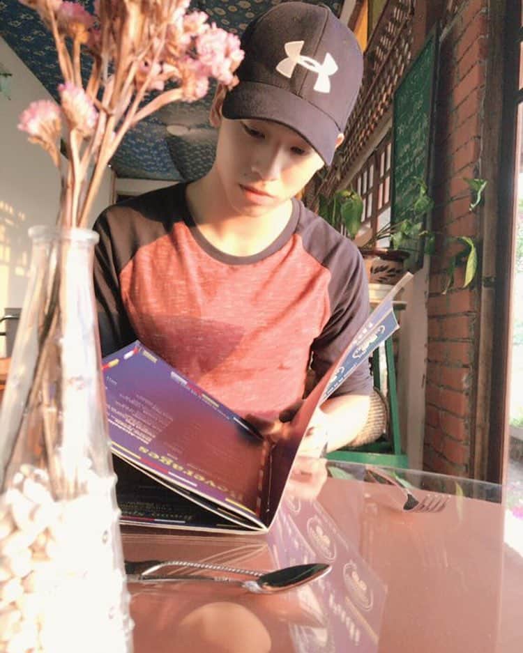 周凱翔のインスタグラム：「One of the hardest thing for me to do...is to decide what to eat! 😂😂😂 . . . . . . #choicedisorder」