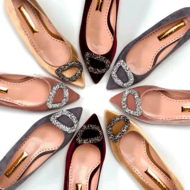 ルパートサンダーソンのインスタグラム：「Hello Bedfa! Enjoy 20% off our signature flat pumps for a limited time only. Click on the link in our bio to shop. #RupertSanderson #PerfectPumps」