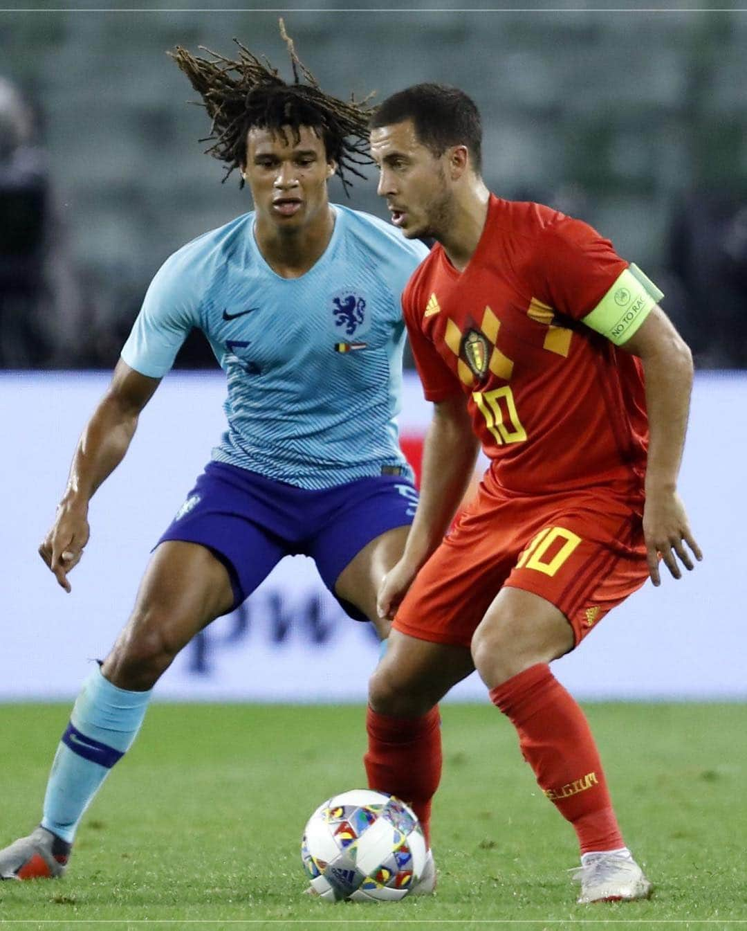 ナタン・アケさんのインスタグラム写真 - (ナタン・アケInstagram)「1-1 Draw against Belgium- good teamwork from everyone!🦁」10月17日 6時42分 - nathanake