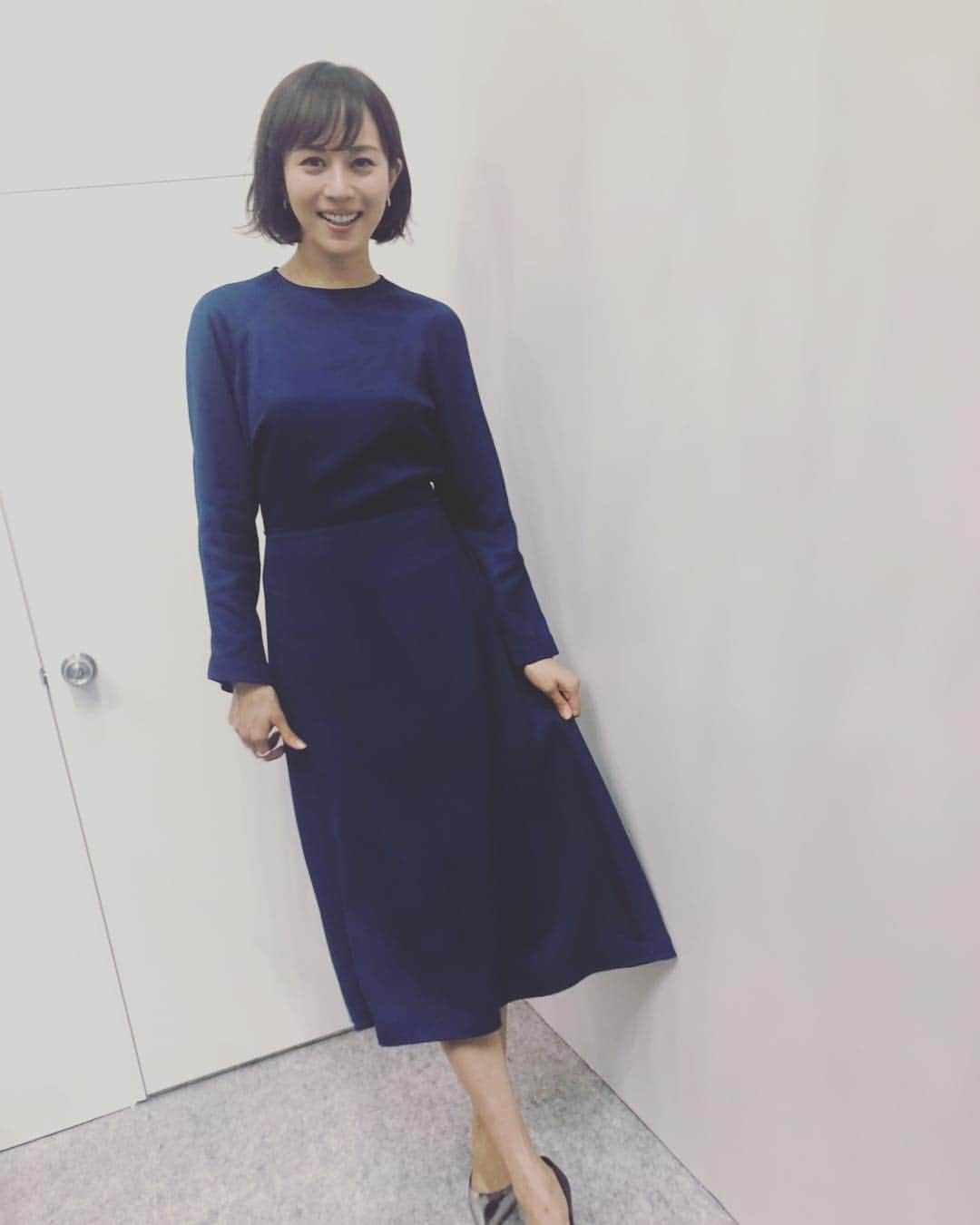 比嘉愛未さんのインスタグラム写真 - (比嘉愛未Instagram)「何故かハニかんでしまう笑 そんな私は、本日レッツノートのトークイベントでした。明日もドラマがんばろっ いや、楽しも✌🏻⭐️」10月17日 18時12分 - higa_manami