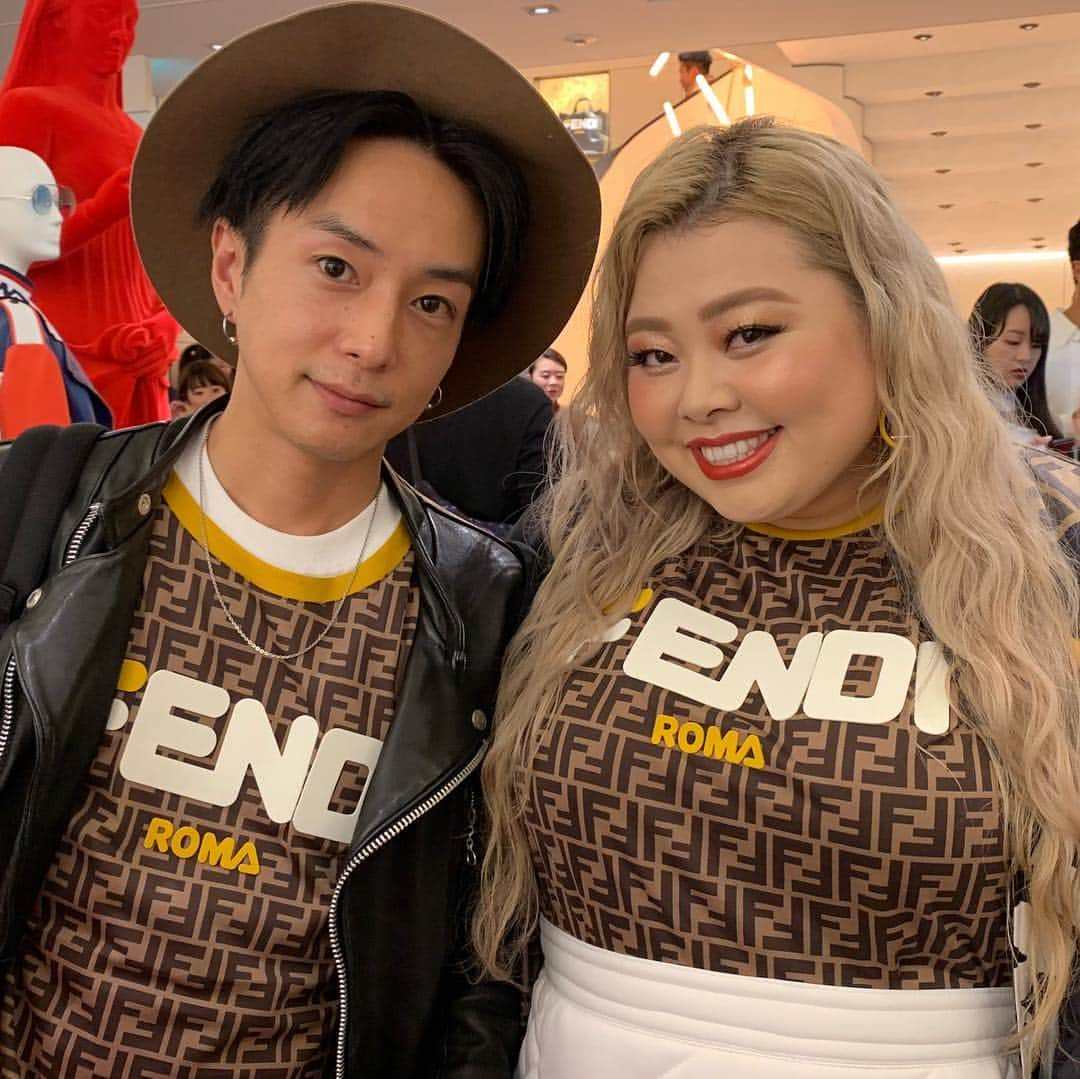 渡辺直美さんのインスタグラム写真 - (渡辺直美Instagram)「@fendi  #fendimania 美男美女に囲まれて🧐 #三吉先生足長」10月17日 11時19分 - watanabenaomi703