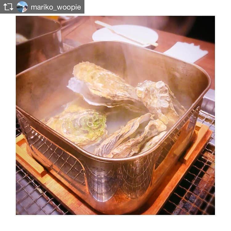 KAKIGIRL（カキガール）さんのインスタグラム写真 - (KAKIGIRL（カキガール）Instagram)「カキガール定例会！ . Repost from @mariko_woopie @TopRankRepost #TopRankRepost ✩ #お通し の #蒸し牡蠣 . . あっつあつで、写真でも湯気が分かる♥️ . . これが、お通しなんて、素敵すぎるよね(*´ω`*) . . ↪︎スワイプ↪︎ 動画でも、湯気♨️ . . ✼••┈┈┈┈••✼••┈┈┈┈••✼ . #カキガール #KAKIGIRL #牡蠣ガール #牡蠣好き #牡蠣好き女子 #牡蠣 #oyster #オイスター #牡蠣好き #牡蠣大好き #メンバー募集 #クラウドファンディング #crowdfunding  #生牡蠣 #生牡蠣半額 #oysterlove #ジャックポット #かき小屋 #持ち込みok #女子会 #打ち合わせ #新橋 . . . #ファインダー越しの私の世界  #写メラマンmswp  #tonstagramer #tonstagram #トンスタグラマー #豚スタグラム」10月17日 13時01分 - kakigirl.info