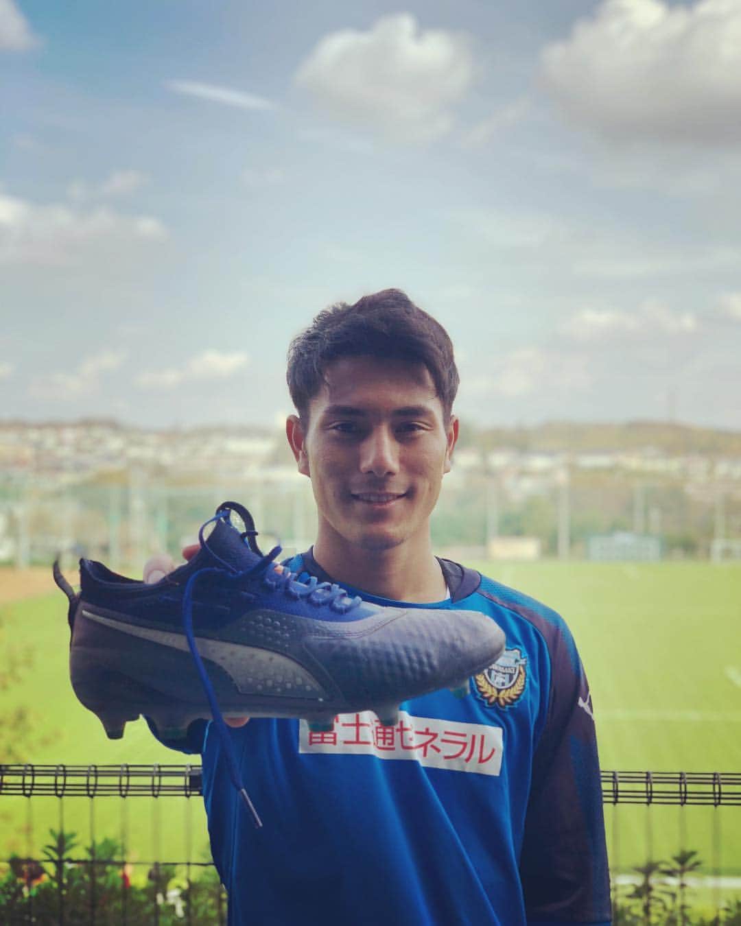 のインスタグラム：「PUMAoneのNEWカラーかっこよすぎます！これをはいてゴールを目指します！  #新たな高みへ #New Levels #PUMAone @pumafootball_jp  @pumafootball」