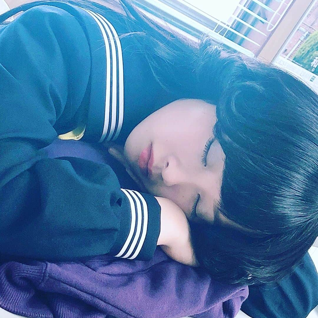 日本テレビ「今日から俺は‼︎」さんのインスタグラム写真 - (日本テレビ「今日から俺は‼︎」Instagram)「天使たちの寝顔👼 詳細はアメブロ企画・今日俺出演者のブログリレーをご覧下さい。  #橋本環奈 #若月佑美 #清野菜名  #今日から俺は #今日俺」10月17日 15時51分 - kyoukaraoreha_ntv